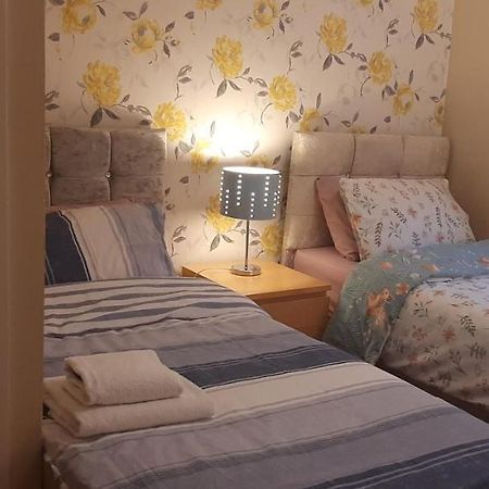 Delightful Home Stay - Double Ensuiteroom. 格拉斯哥 外观 照片