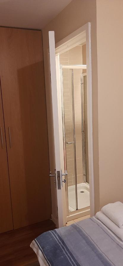 Delightful Home Stay - Double Ensuiteroom. 格拉斯哥 外观 照片