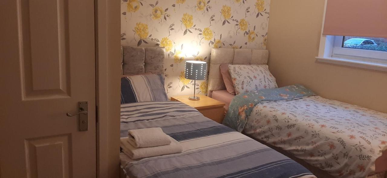 Delightful Home Stay - Double Ensuiteroom. 格拉斯哥 外观 照片
