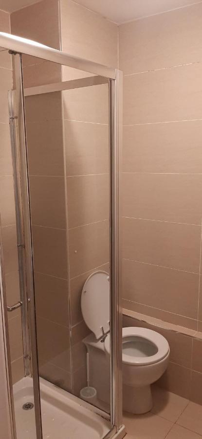Delightful Home Stay - Double Ensuiteroom. 格拉斯哥 外观 照片