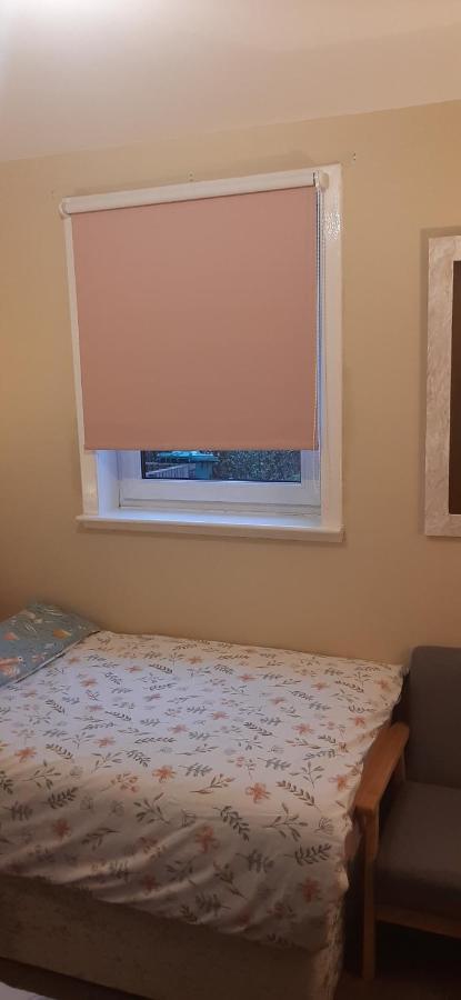 Delightful Home Stay - Double Ensuiteroom. 格拉斯哥 外观 照片
